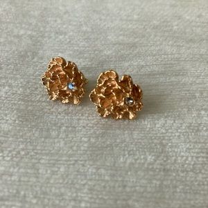 Vintage gold colored clip on earrings